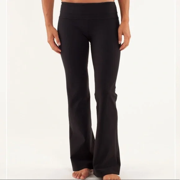 SOLD Lululemon Reversible Groove Pant - Picture 4 of 12